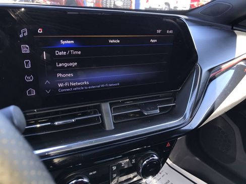 Used 2025 Chevrolet Trax RS w/ Sunroof Package image 16