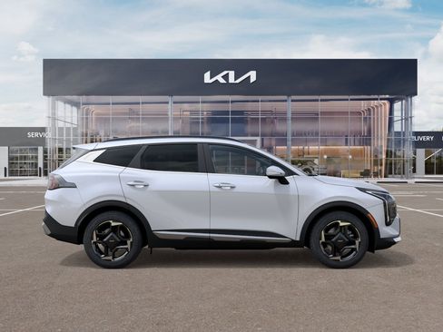 New 2026 Kia Sportage EX FWD image 8