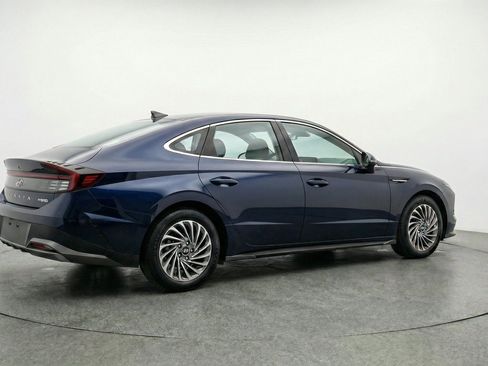 Used 2025 Hyundai Sonata SEL FWD image 9