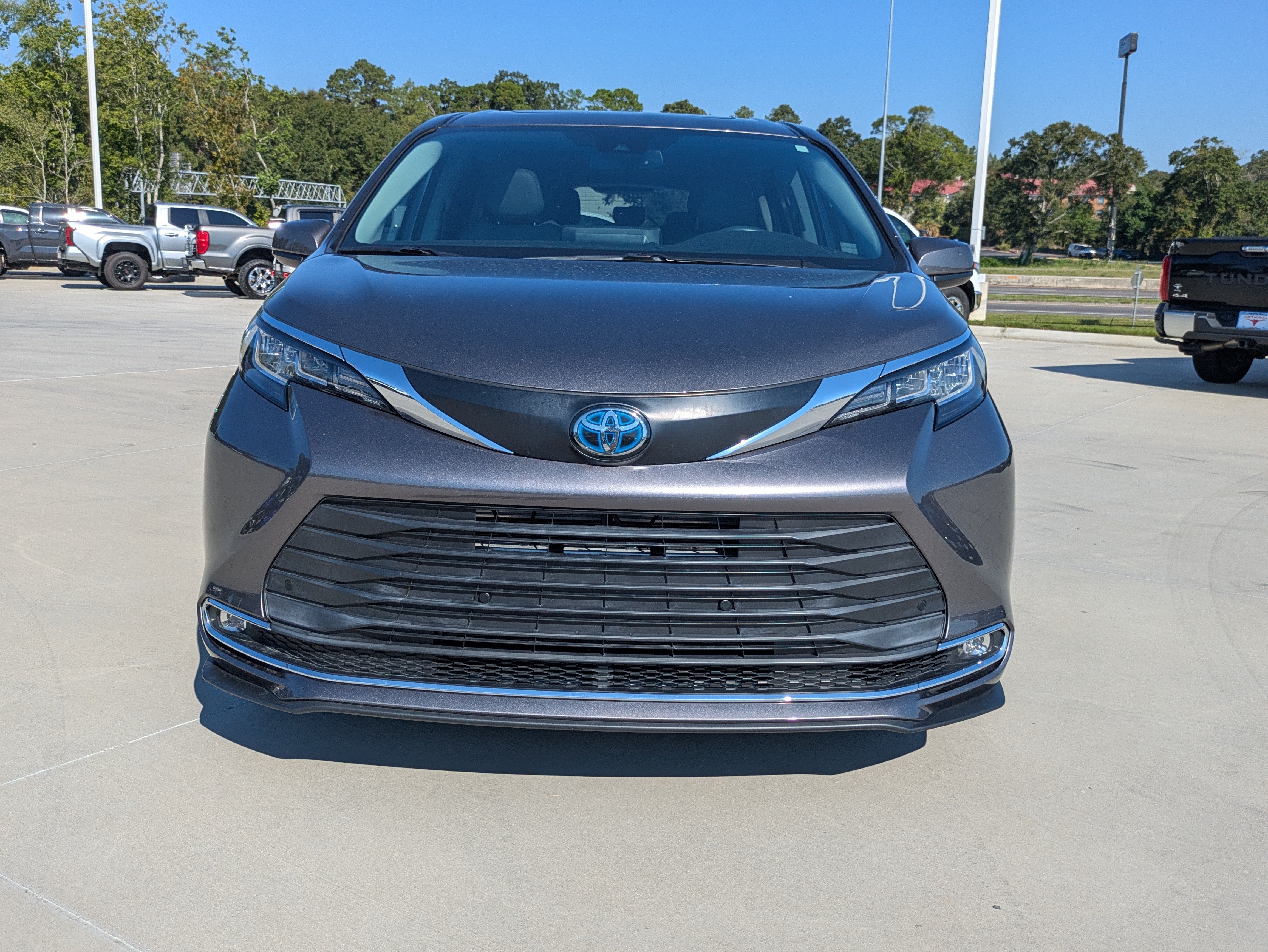 Certified 2021 Toyota Sienna XLE FWD image 8