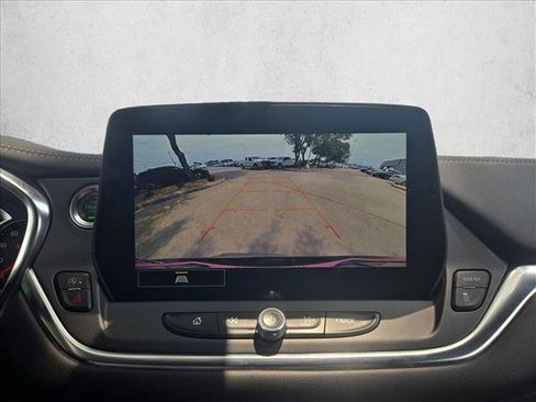 Used 2025 Chevrolet Blazer LT FWD image 13