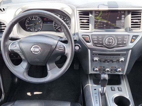 Used 2020 Nissan Pathfinder SL FWD image 26