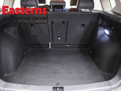 Used 2024 Volkswagen Taos SE image 9