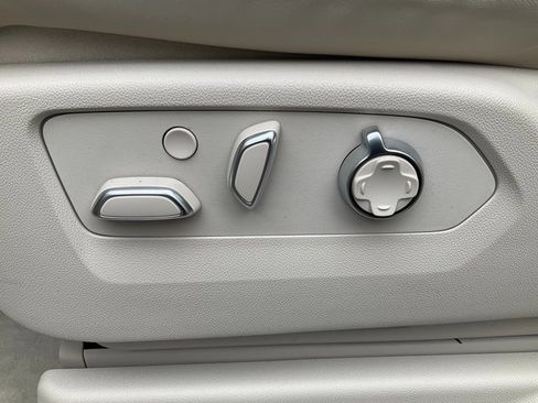 Certified 2024 Cadillac Escalade Sport Platinum image 6