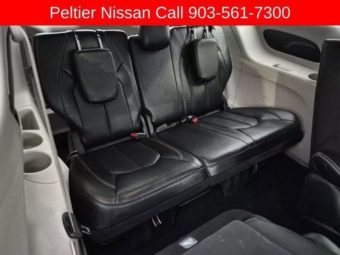 Used 2024 Chrysler Pacifica Limited FWD image 18