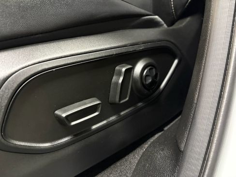 Used 2022 Jeep Grand Cherokee L Limited image 12