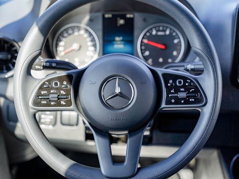 Used 2024 Mercedes-Benz Sprinter 2500 image 17