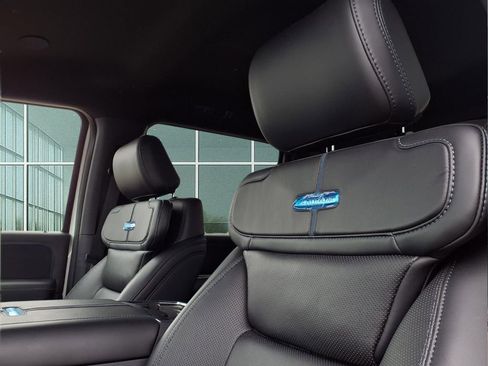 New 2025 Ford F450 Platinum image 21