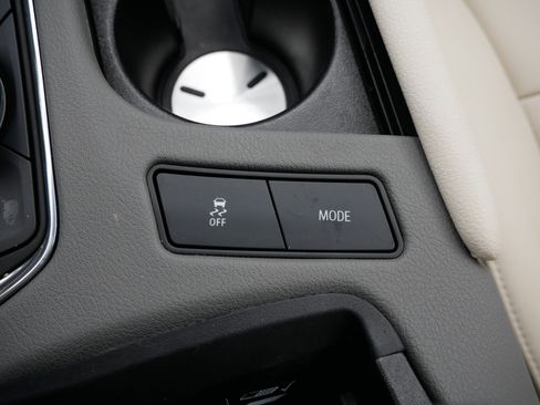 Certified 2024 Cadillac XT6 Premium Luxury w/ LPO, Floor Liner Package AWD/4WD image 30