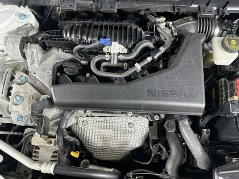 Used 2017 Nissan Rogue SV FWD image 31