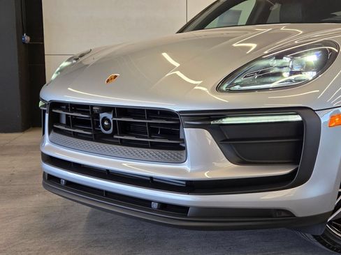 Certified 2026 Porsche Macan AWD/4WD image 24