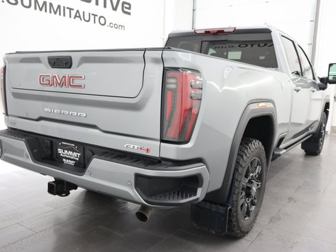 Used 2025 GMC Sierra 2500 AT4 w/ AT4 Premium Plus Package AWD/4WD image 4