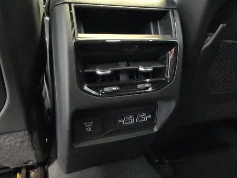 Used 2025 Jeep Grand Cherokee Altitude AWD/4WD image 33