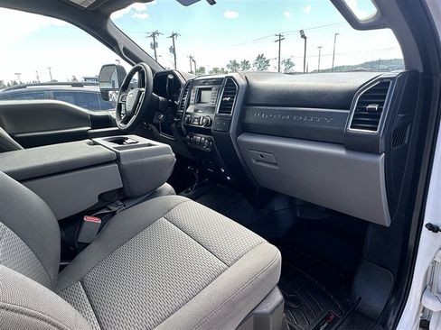 Used 2017 Ford F550 4x4 SuperCab Super Duty w/ XLT Value Package image 8