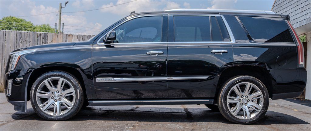 Used 2015 Cadillac Escalade Premium RWD image 2