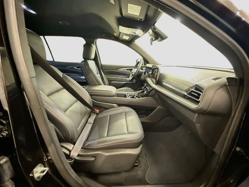 Used 2025 Chevrolet Traverse LT AWD/4WD image 34