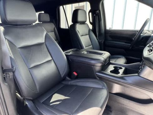 Used 2022 Chevrolet Tahoe LT w/ Luxury Package AWD/4WD image 23