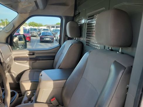 Used 2016 Nissan NV 2500 SV RWD image 15