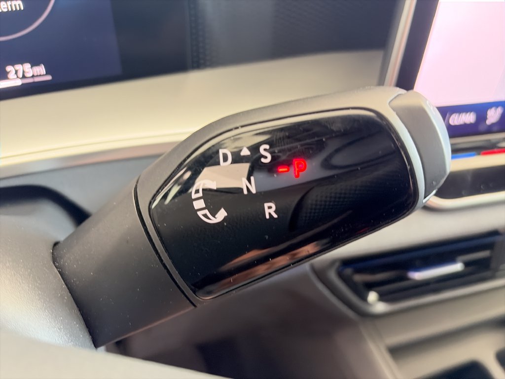 Certified 2026 Volkswagen Tiguan SE R-Line FWD image 28