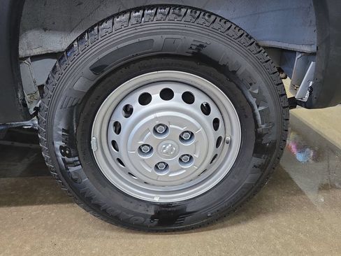 New 2026 RAM ProMaster 2500 w/ Convenience Group FWD image 32