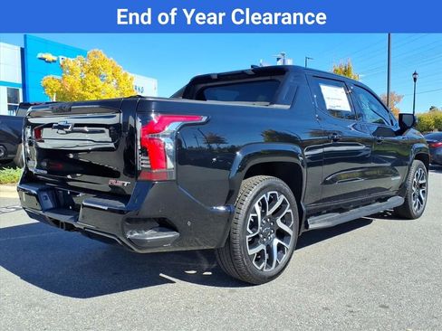 New 2024 Chevrolet Silverado EV RST image 29