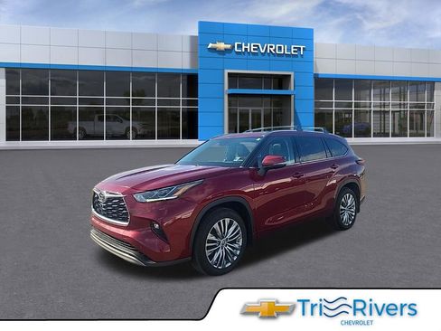 Used 2023 Toyota Highlander Platinum AWD/4WD image 1
