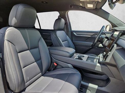 Used 2024 GMC Acadia Elevation w/ Luxury Package image 22