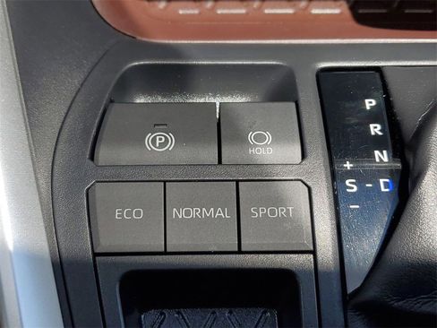 Used 2023 Toyota RAV4 Limited image 30