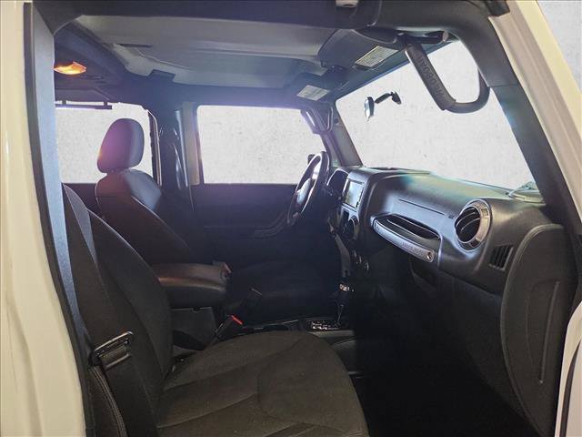Used 2018 Jeep Wrangler Unlimited Sport w/ Connectivity Group AWD/4WD image 17