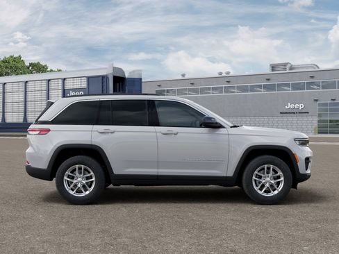 New 2026 Jeep Grand Cherokee Laredo AWD/4WD image 12