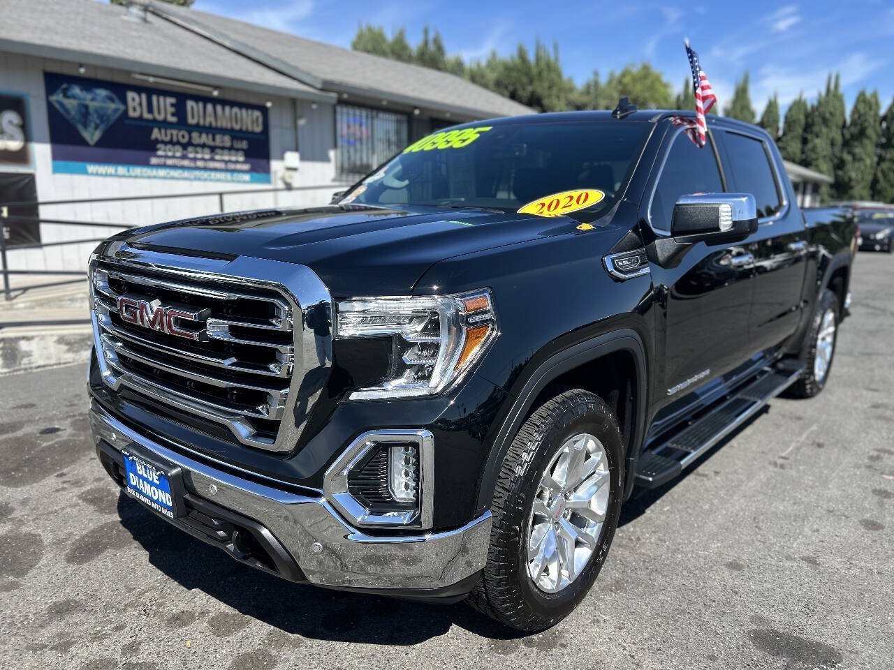 Used 2020 GMC Sierra 1500 SLT w/ SLT Premium Plus Package AWD/4WD image 4
