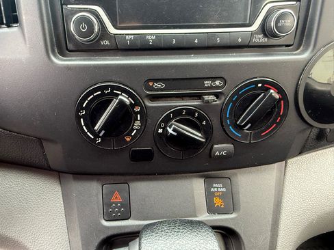 Used 2019 Nissan NV200 S image 18