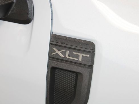 New 2025 Ford Maverick XLT w/ XLT Luxury Package image 11