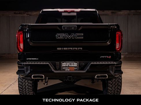 Used 2024 GMC Sierra 1500 AT4 w/ Technology Package image 8