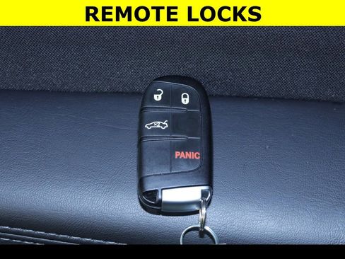 Used 2022 Dodge Challenger R/T w/ Driver Convenience Group image 10