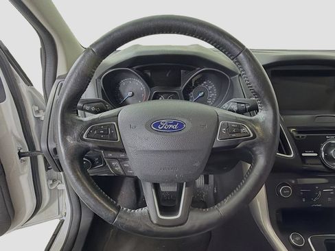 Used 2017 Ford Focus Titanium w/ Titanium Technology Package FWD image 13