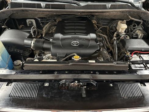 Used 2017 Toyota Tundra SR5 image 32