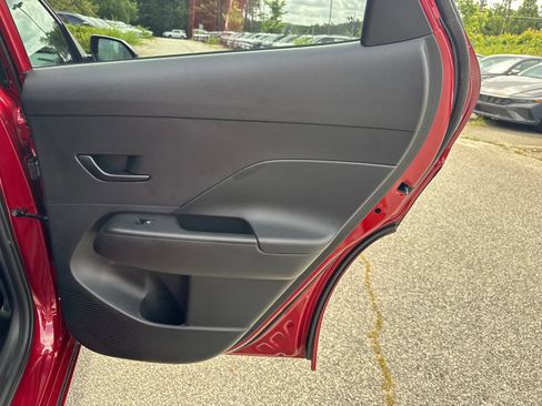 Used 2025 Hyundai Kona SEL FWD image 16
