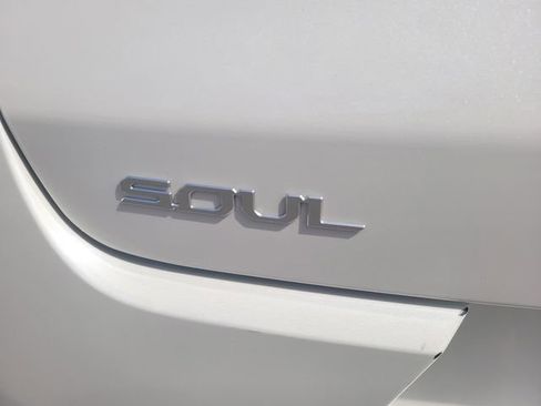 Used 2025 Kia Soul LX w/ LX Technology Package image 7