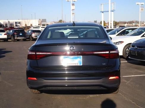New 2026 Volkswagen Jetta SE image 5