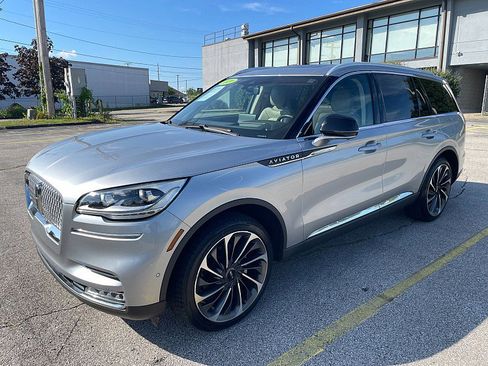 Used 2020 Lincoln Aviator Reserve w/ Equipment Group 202A image 3
