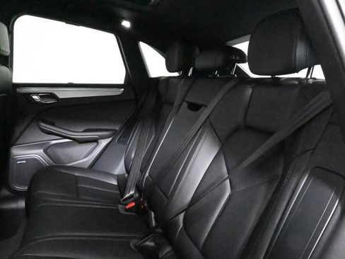 Used 2026 Porsche Macan AWD/4WD image 36