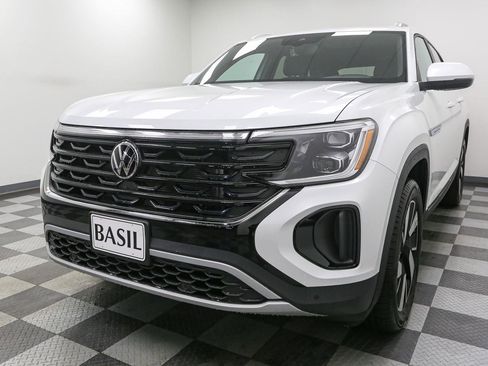 New 2026 Volkswagen Atlas Cross Sport SE AWD/4WD image 4