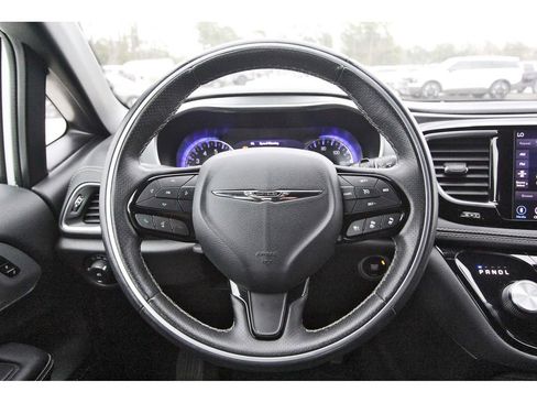 Used 2018 Chrysler Pacifica Limited w/ Advanced Safetytec Group image 15