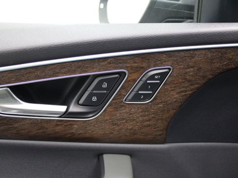 Used 2020 Audi Q8 Premium Plus AWD/4WD image 16