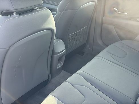 Used 2025 Hyundai Elantra SEL FWD image 31