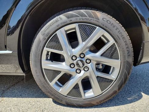 New 2025 Cadillac Optiq Luxury 1 image 31