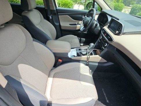 Used 2019 Hyundai Santa Fe SEL FWD image 11
