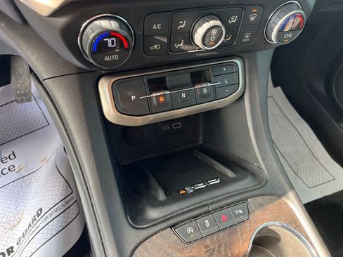 Used 2021 GMC Acadia Denali w/ Denali Ultimate Package image 16