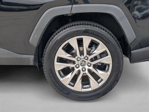 Used 2020 Toyota RAV4 XLE Premium image 22